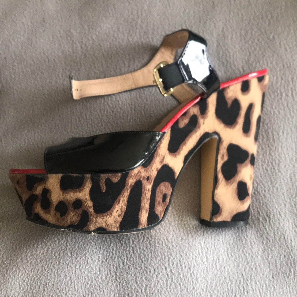 Heels - Picture 2 of 4